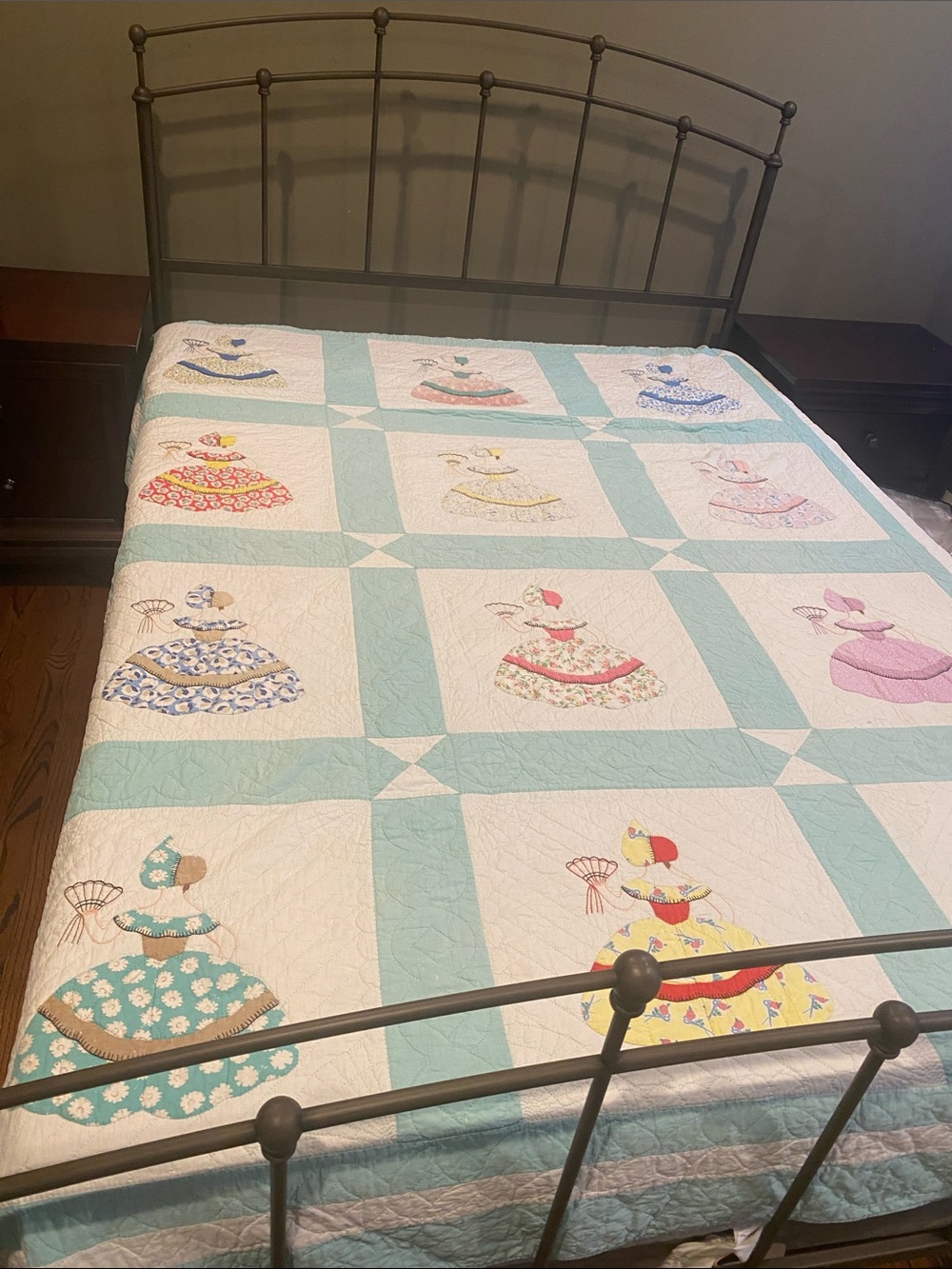 Handmade Sunbonnet Sue Vintage Cotton Quilt 1960s